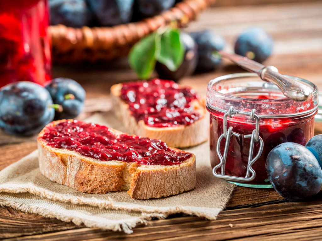 Era-di-Maggio_pane-marmellata