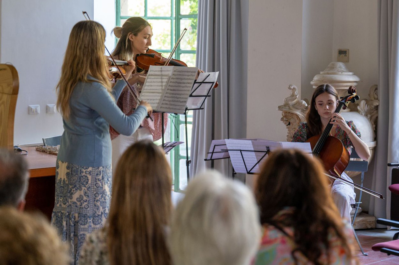 liceo musicale Farnesina a Era di Maggio all'orto botanico di roma